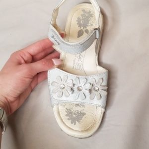 Girl's primigi sandals size 35